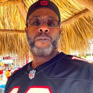 Meet your Posher, Victor